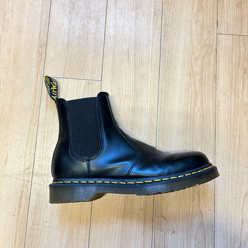 Dr. Marten Boots- NAPPA LEATHER CHELSEA BOOTS